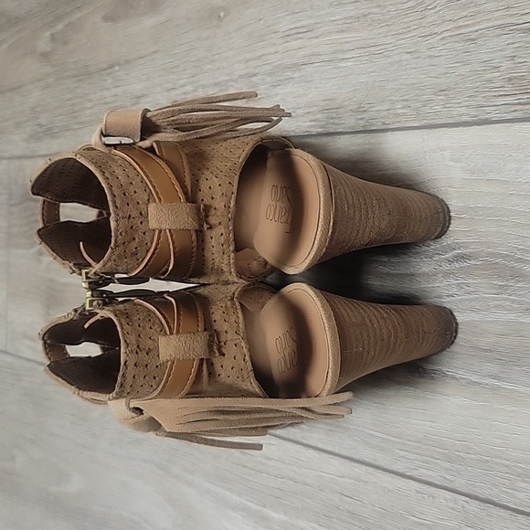 Franco Sarto Fina Tan Suede Booties Size 6 1/2 - Picture 4 of 9